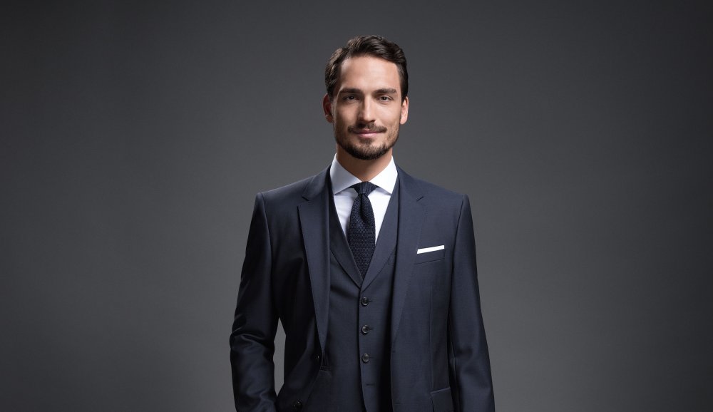 Мужчина в костюме