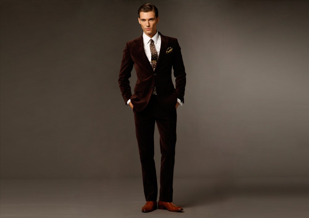 В костюме без лица