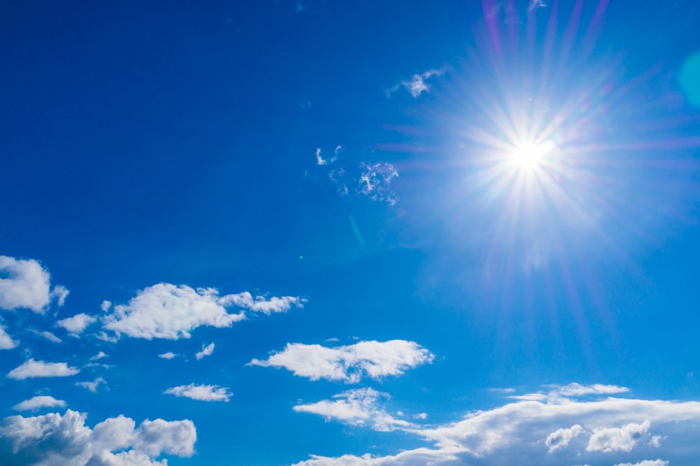 Солнечный блик на небе