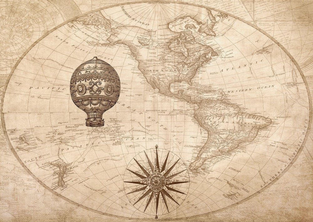 Старинная карта на стене