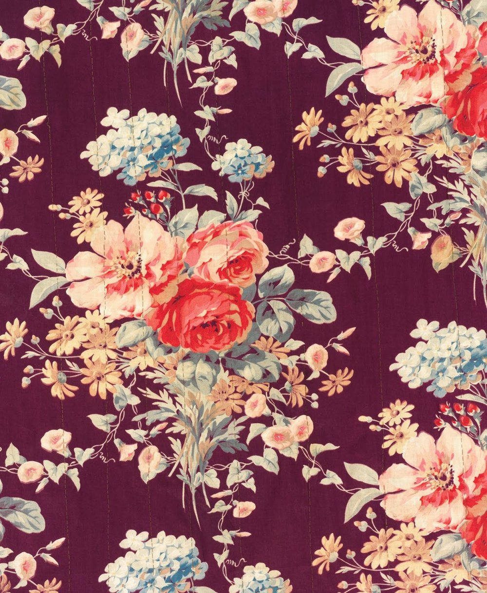 Цветочный принт на ткани