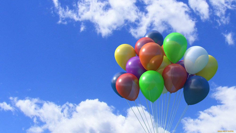 Шарики праздничные и небо