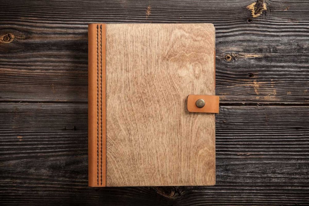 Ежедневник из дерева