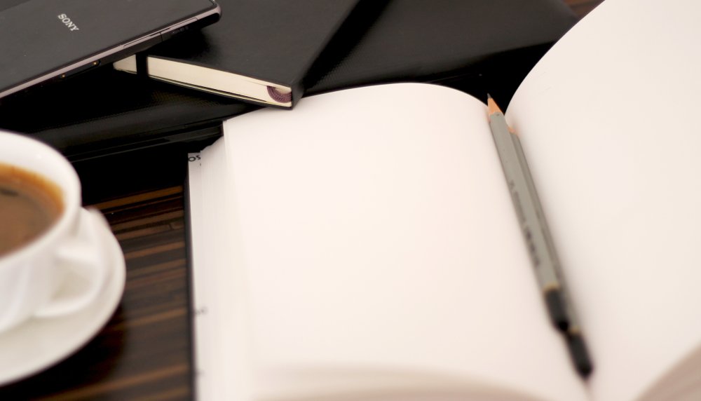 Красивый блокнот с ручкой