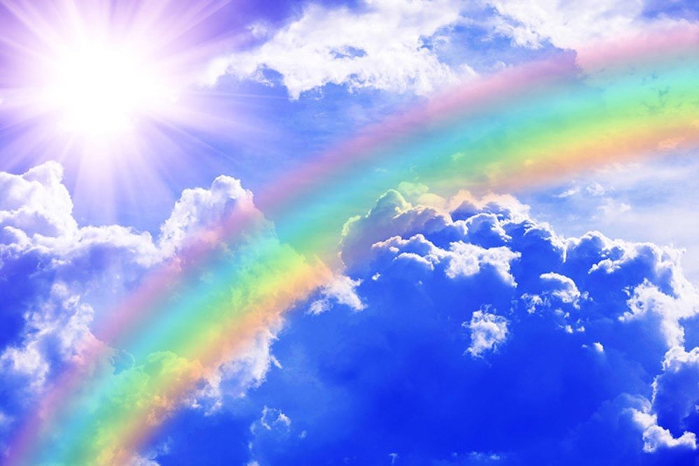 Радуга на синем фоне