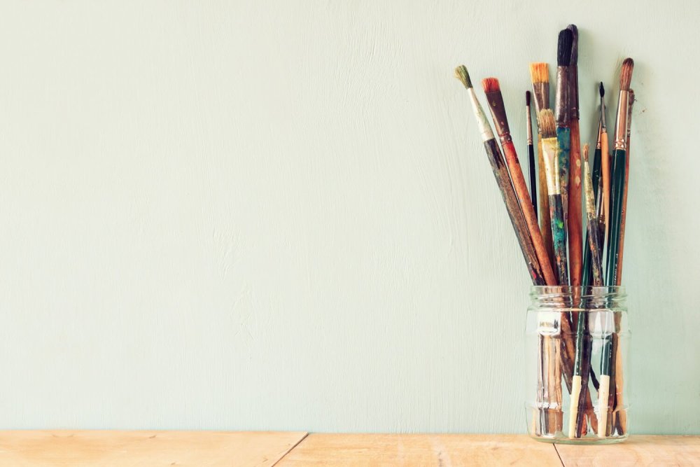 Кисти и краски