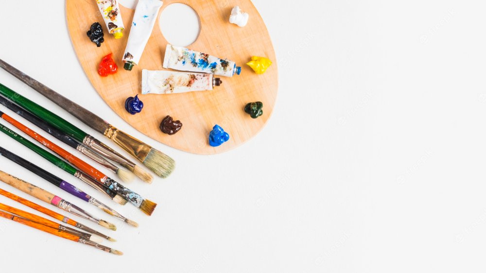 Художник палитра краски кисти карандаши