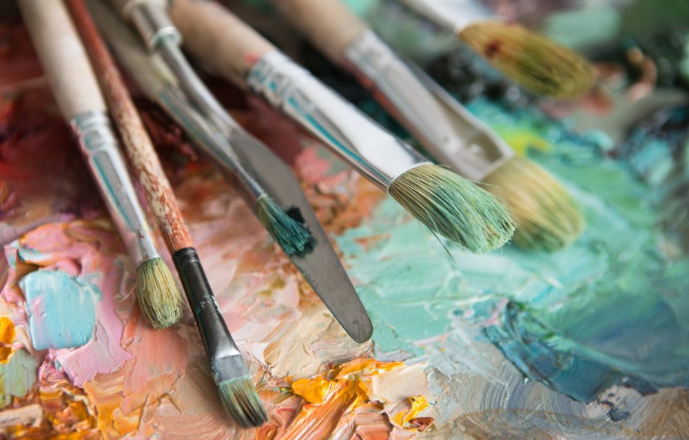 Краски и кисти для рисования