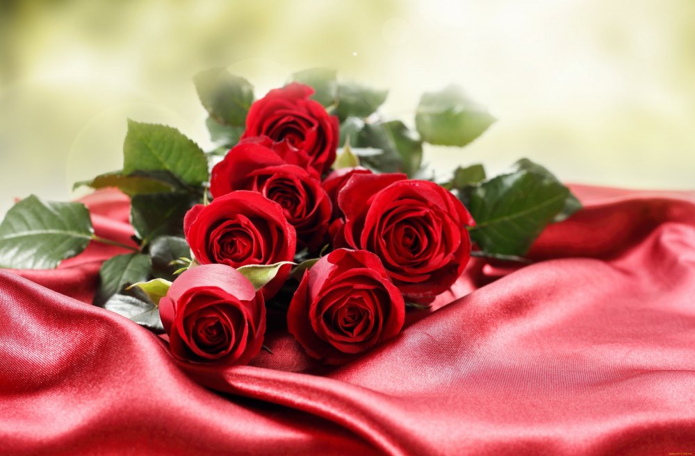 Выбрать поздравление на день рождения С розами