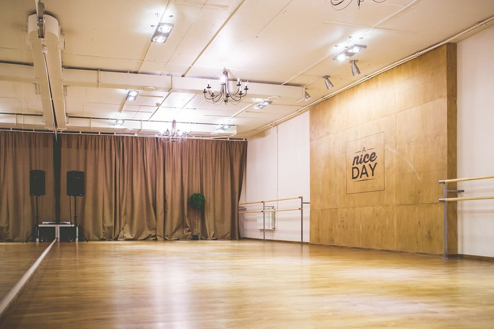 Хореографический зал в школе