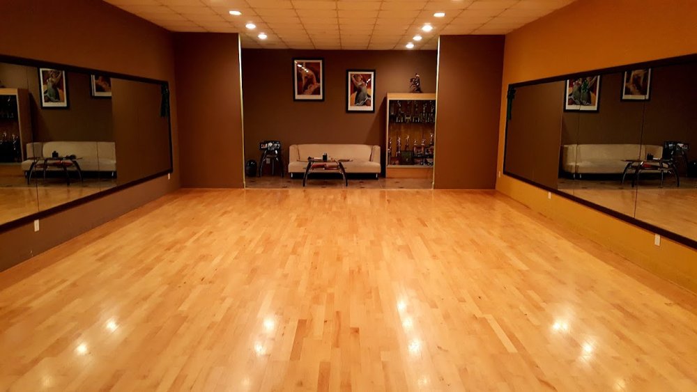 Интерьер танцевального зала