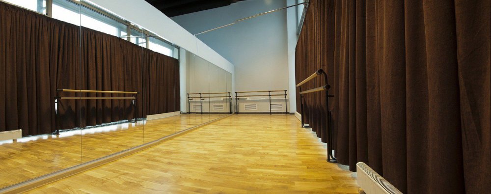 Хореографический зал в школе