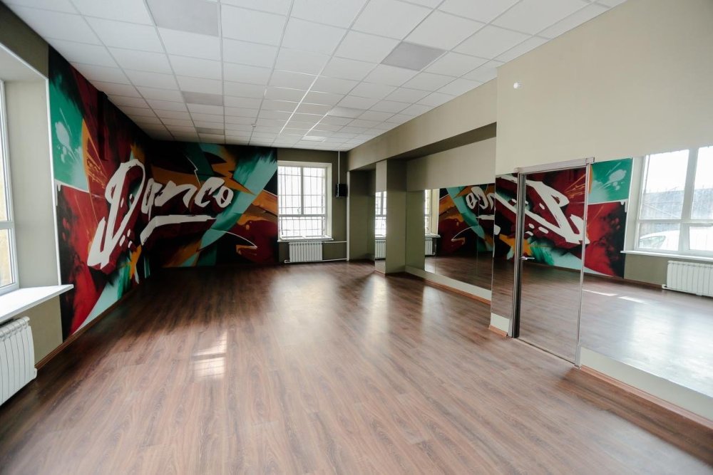 Голубой танцевальный зал