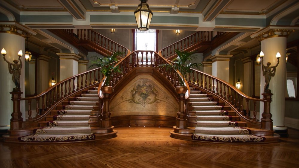 Лестница в стиле Ампир