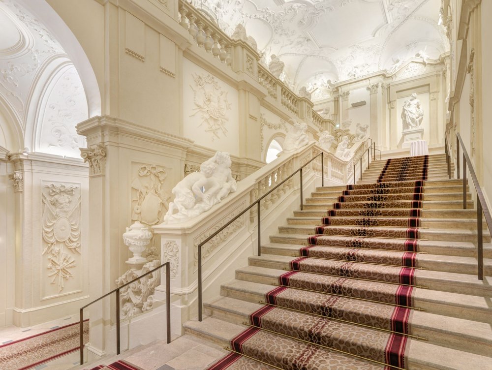 Константиновский дворец парадная лестница