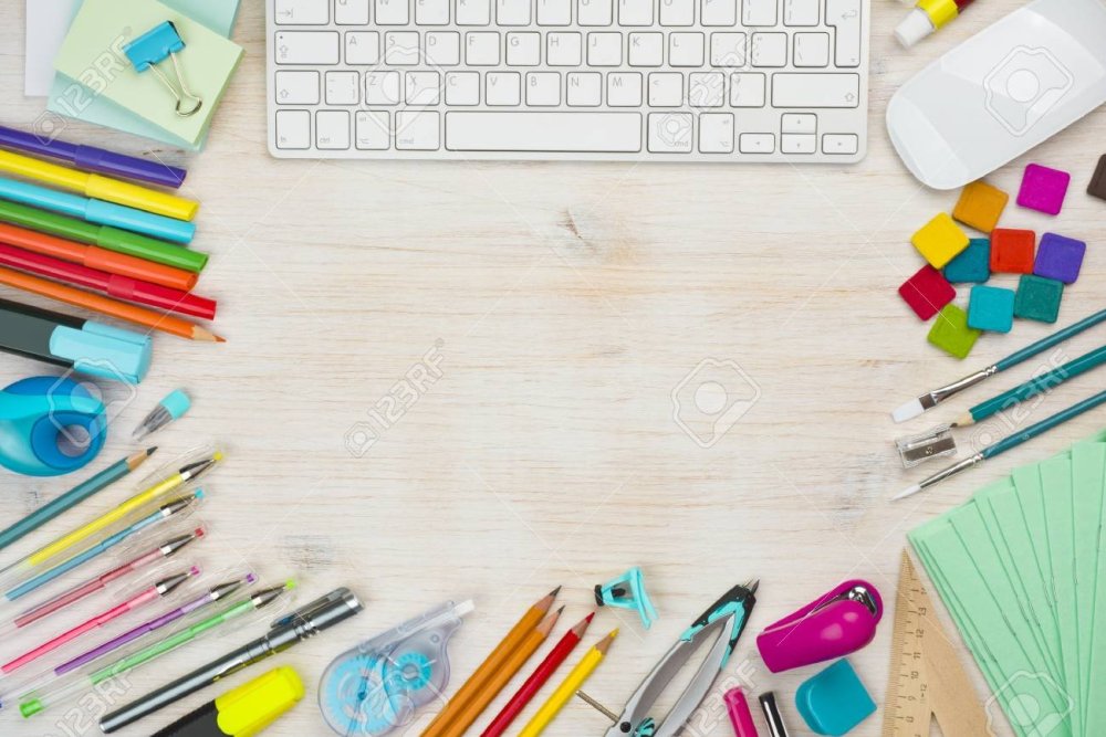 Канцелярский стол сверху