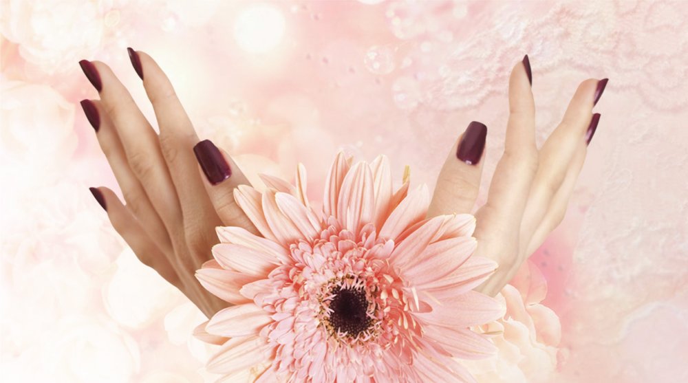 Девушка на ногтях рисунок