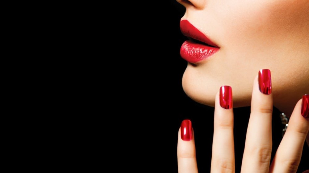 Креативная реклама ногтей