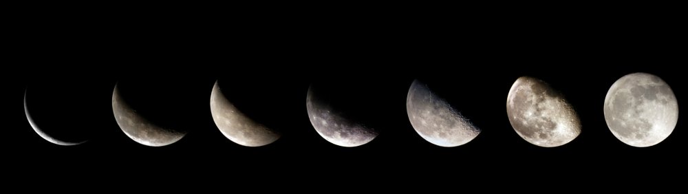 Луна на черном фоне убывающая