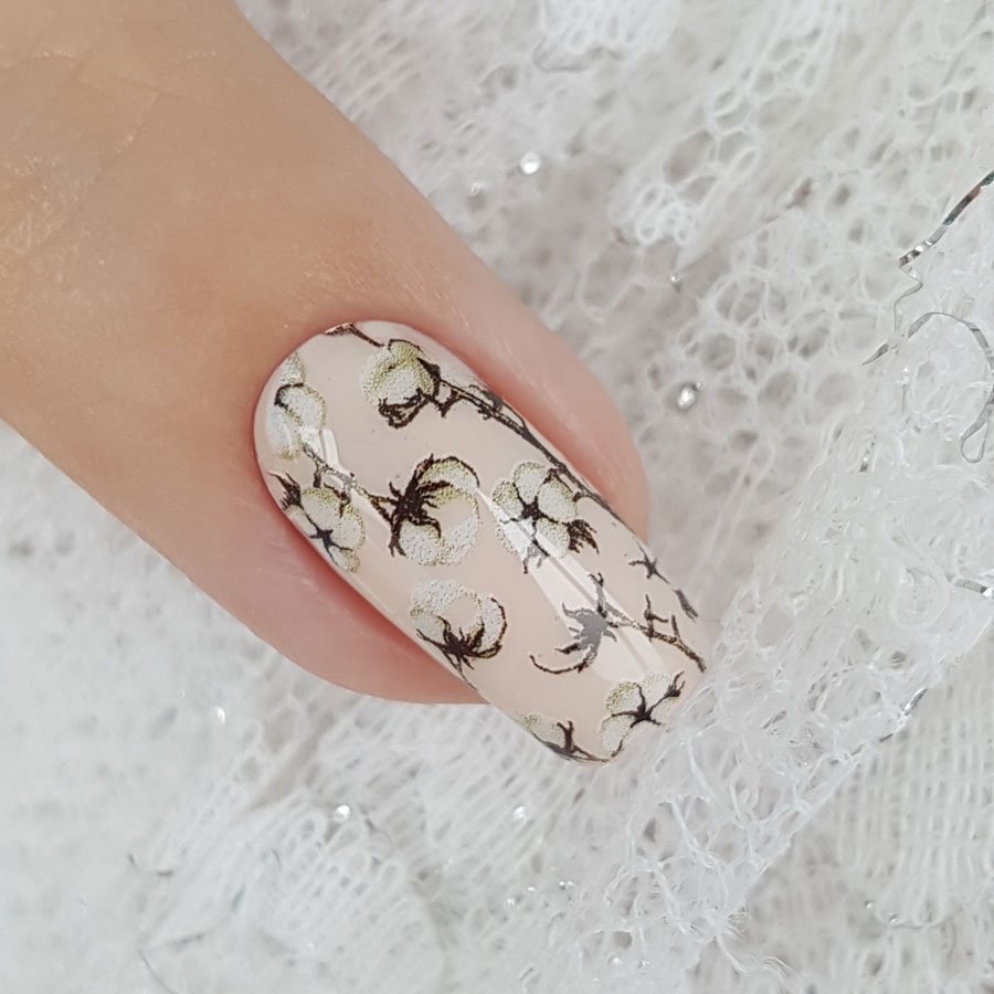 Маникюр с веточкой хлопка