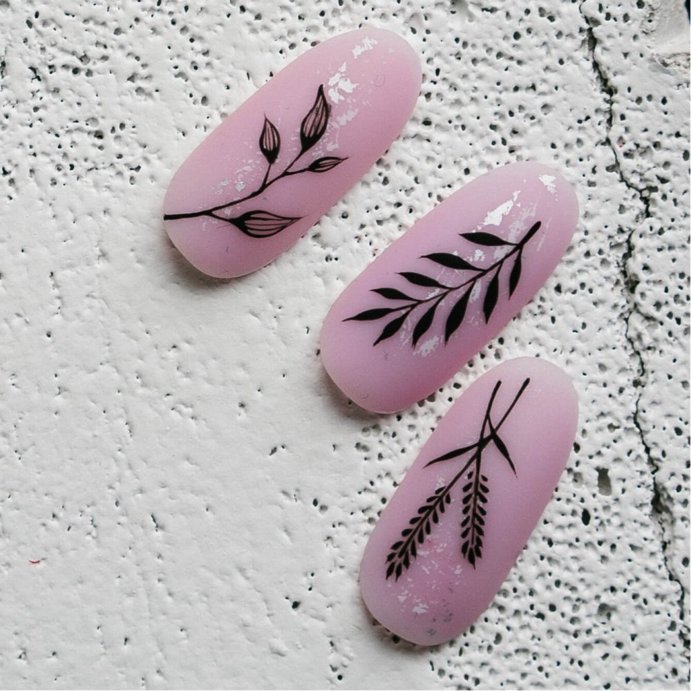 Листочки веточки на ногтях