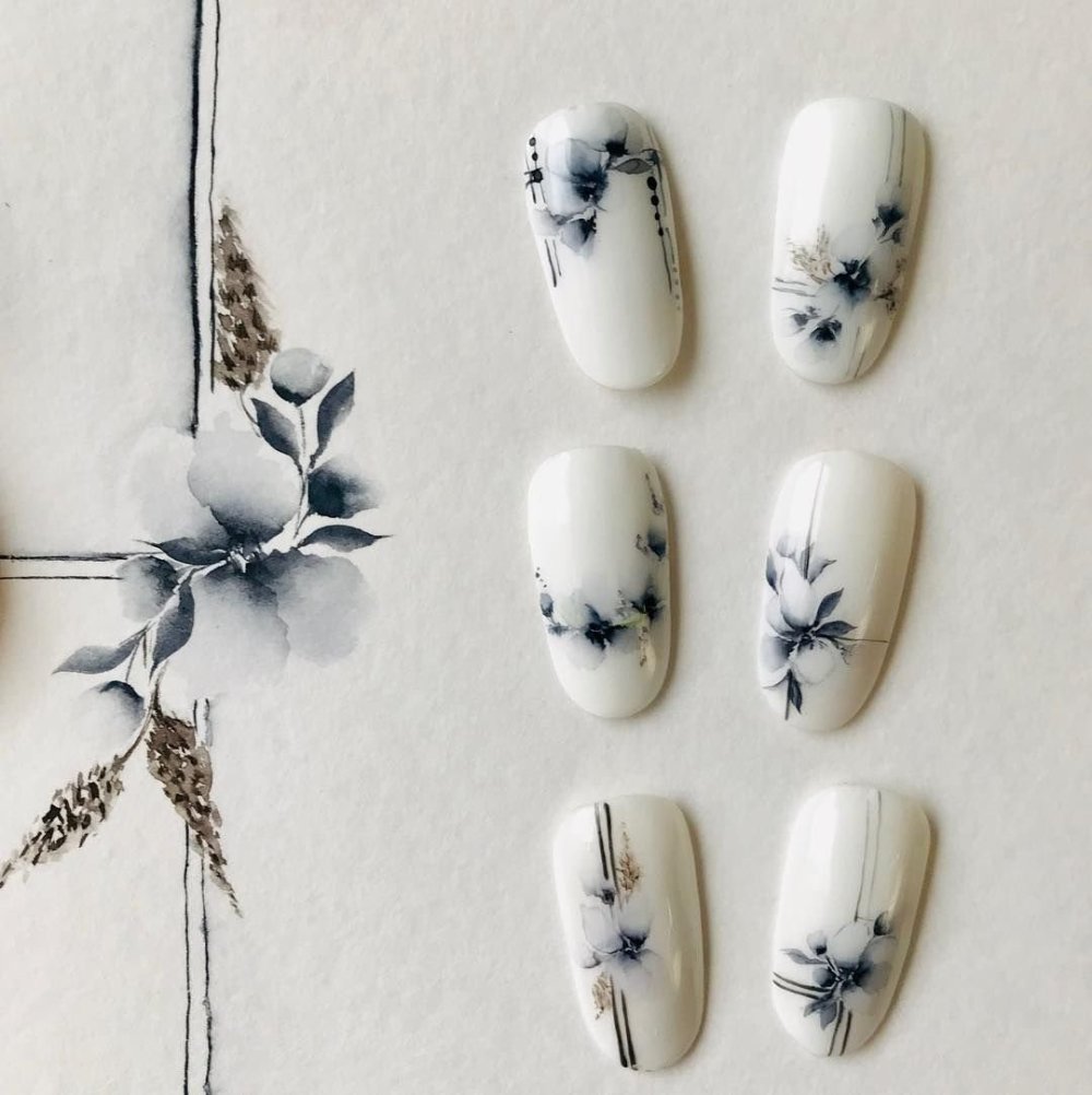 Веточки на ногтях