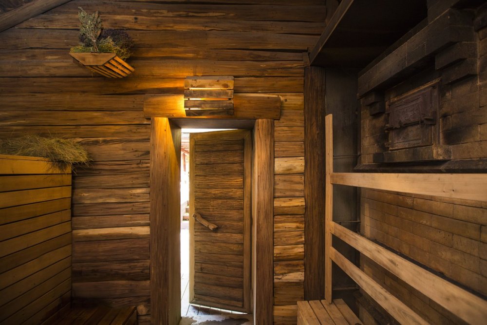 Необрезная доска липа для бани