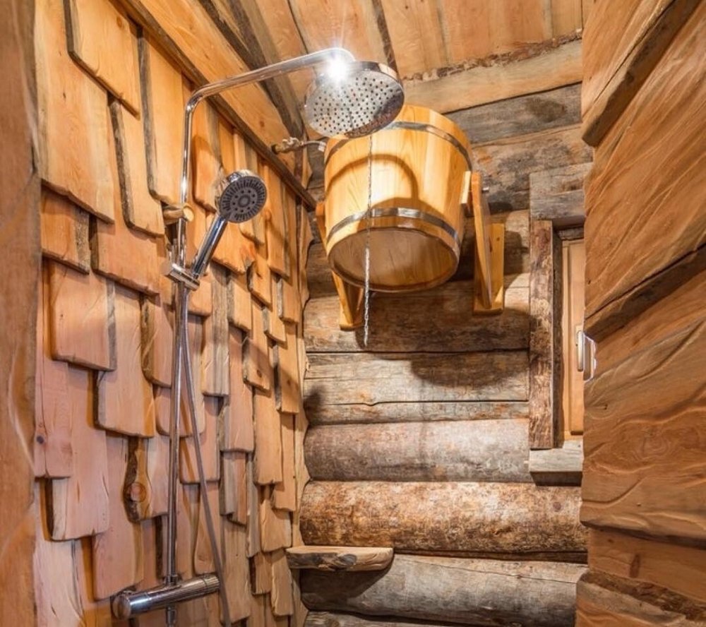 Отделка необрезной доской