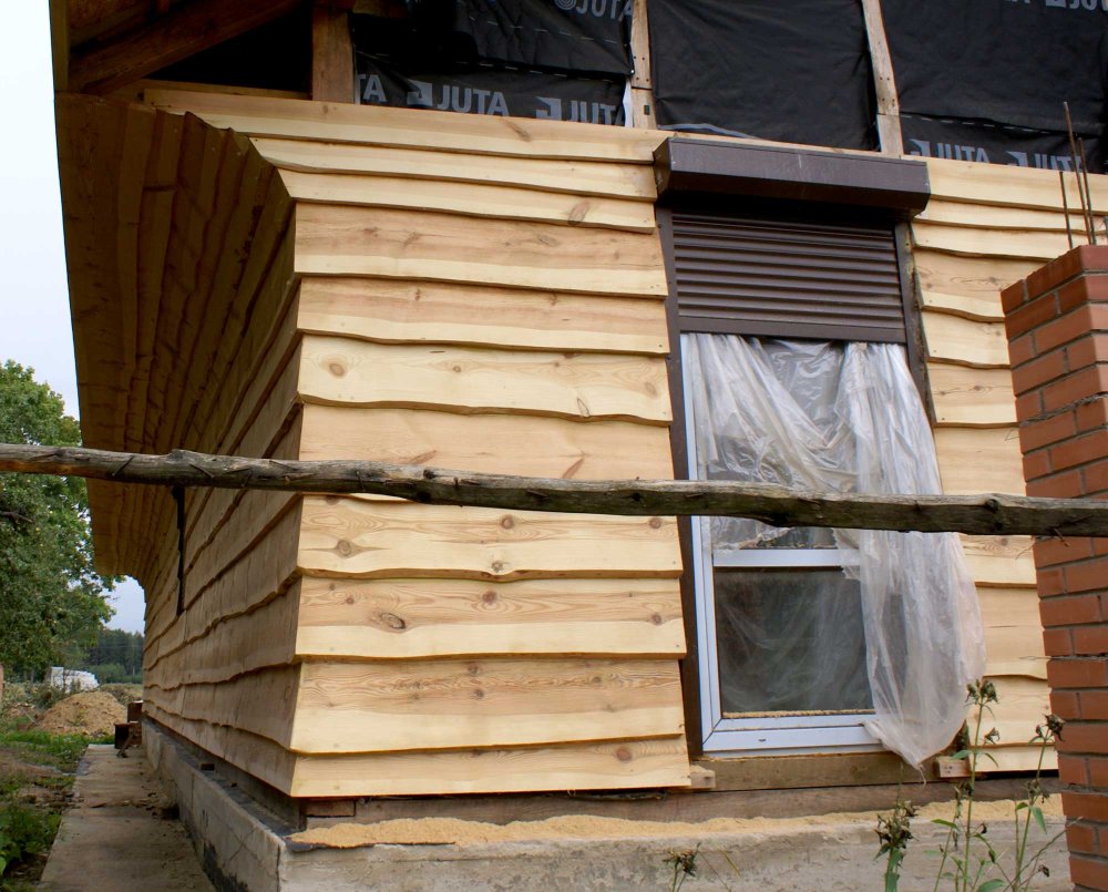 Отделка бани необрезной доской снаружи