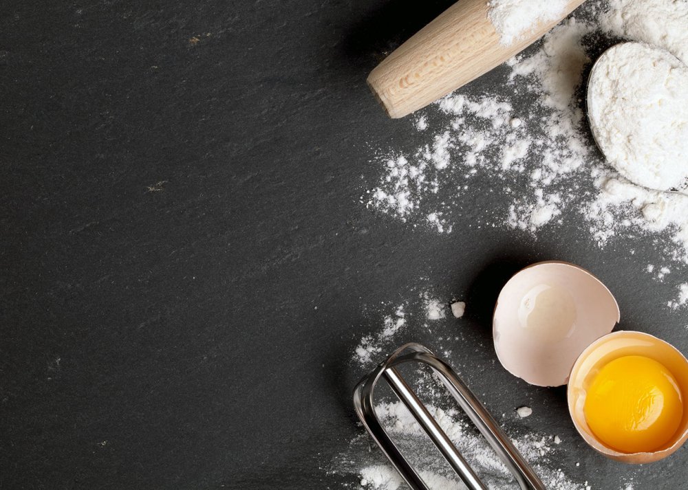 Черная доска с мукой