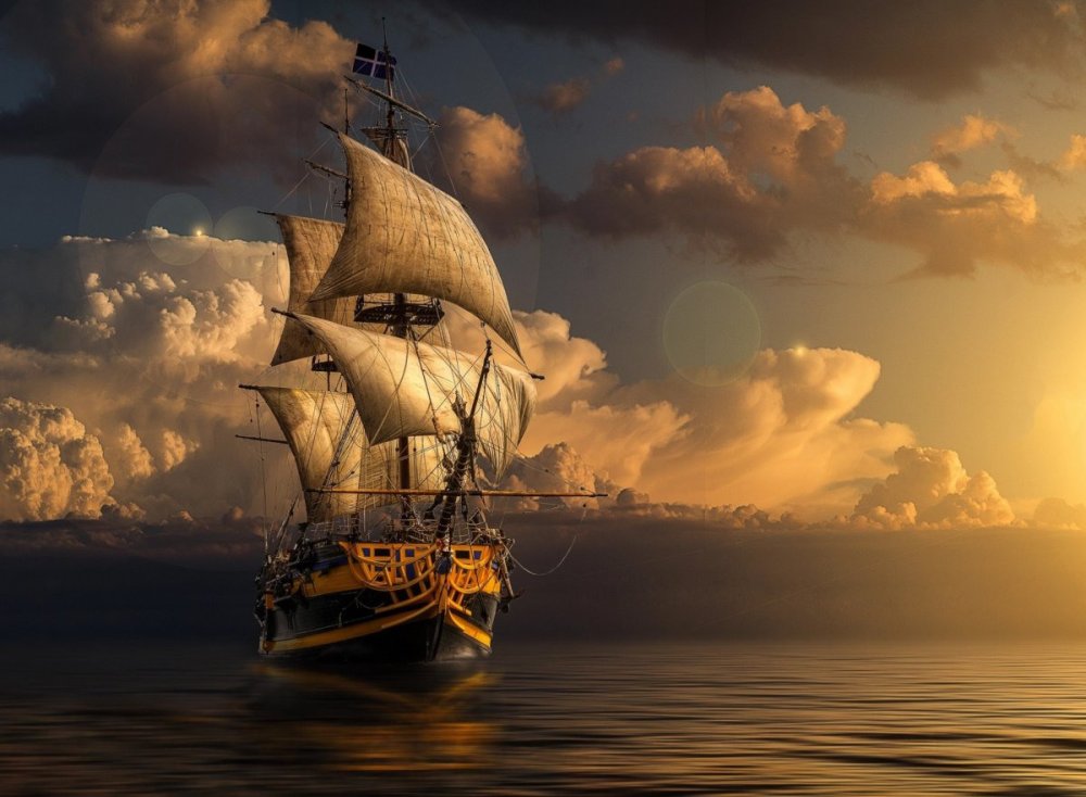 Белый корабль в море