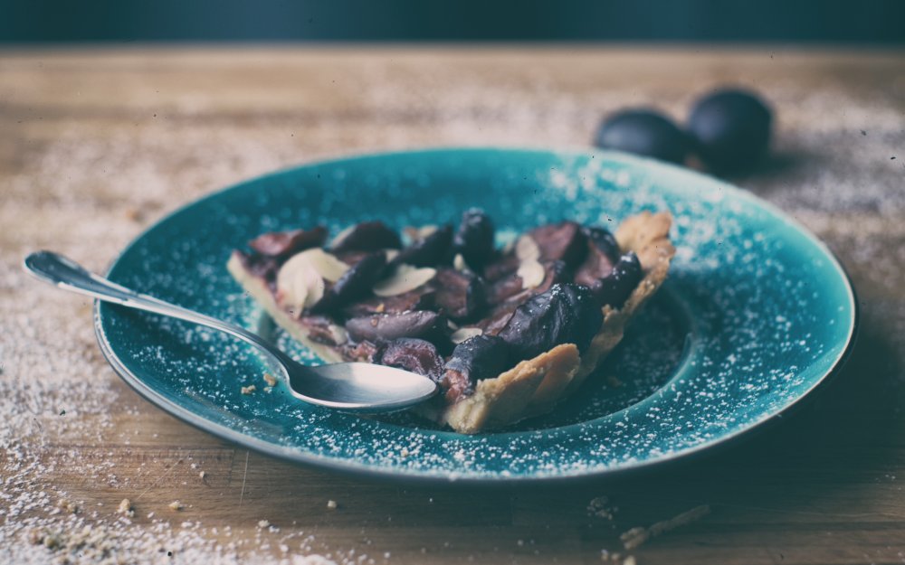 Блюда на деревянном фоне