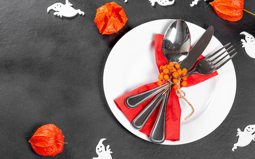 Стол с едой вид сверху