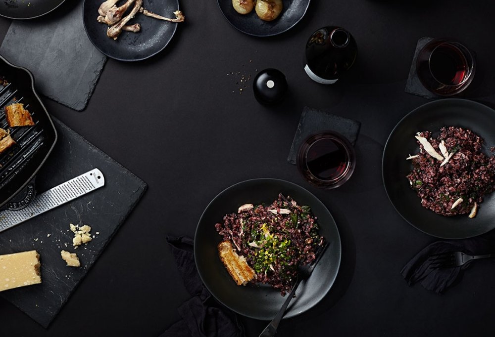 Продукты на столе вид сверху