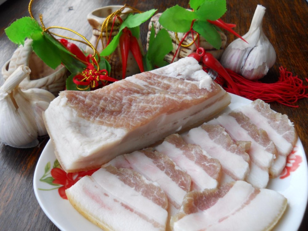 Грудинка свиная соленая