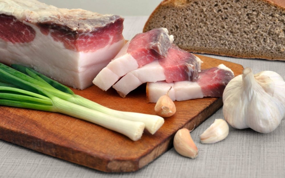 Сало с проростью