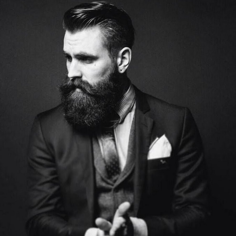 Мужчина с бородой