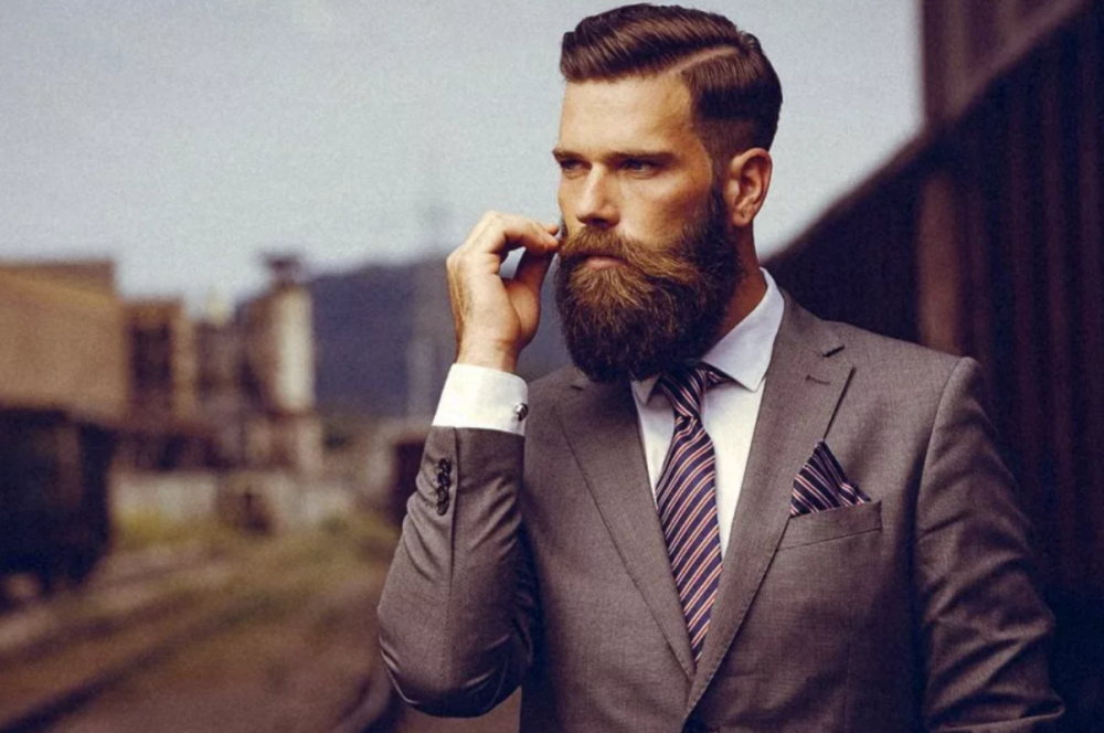 Бородатый мужчина