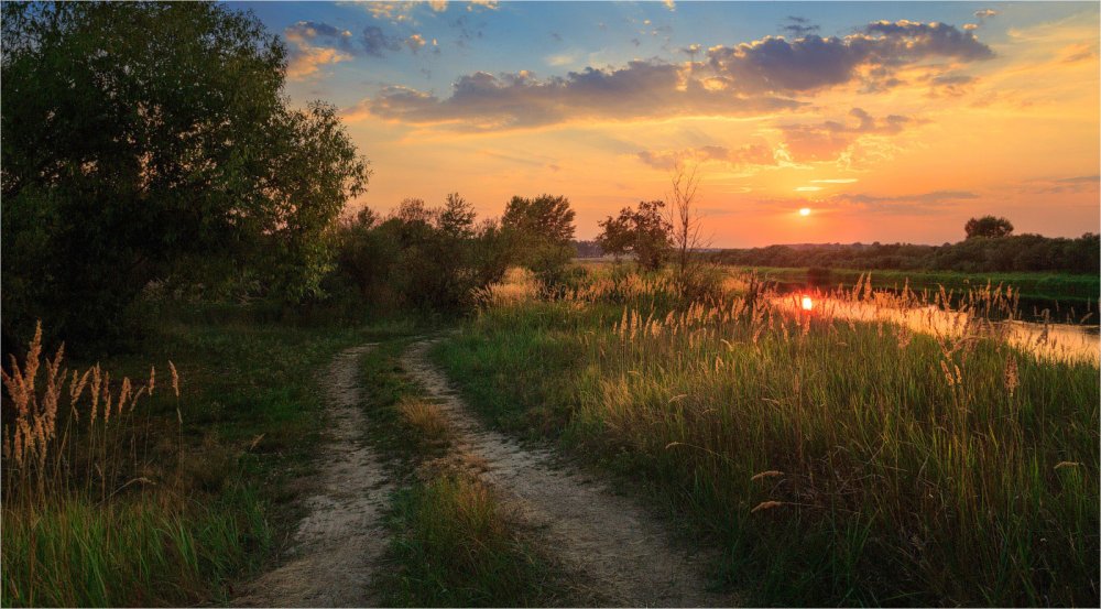 Августовский вечер в деревне