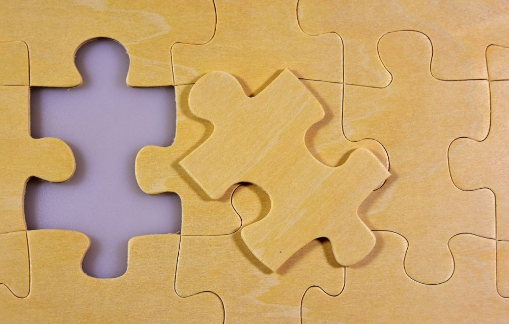 Человечки собирают пазл