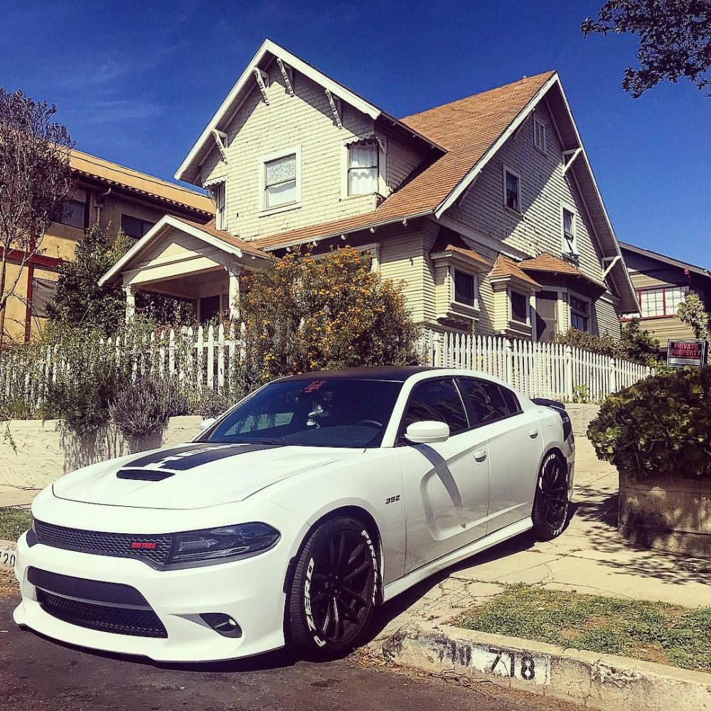 Автомобиль ночью