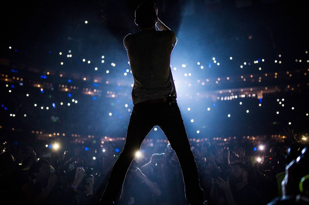 Микрофон на сцене