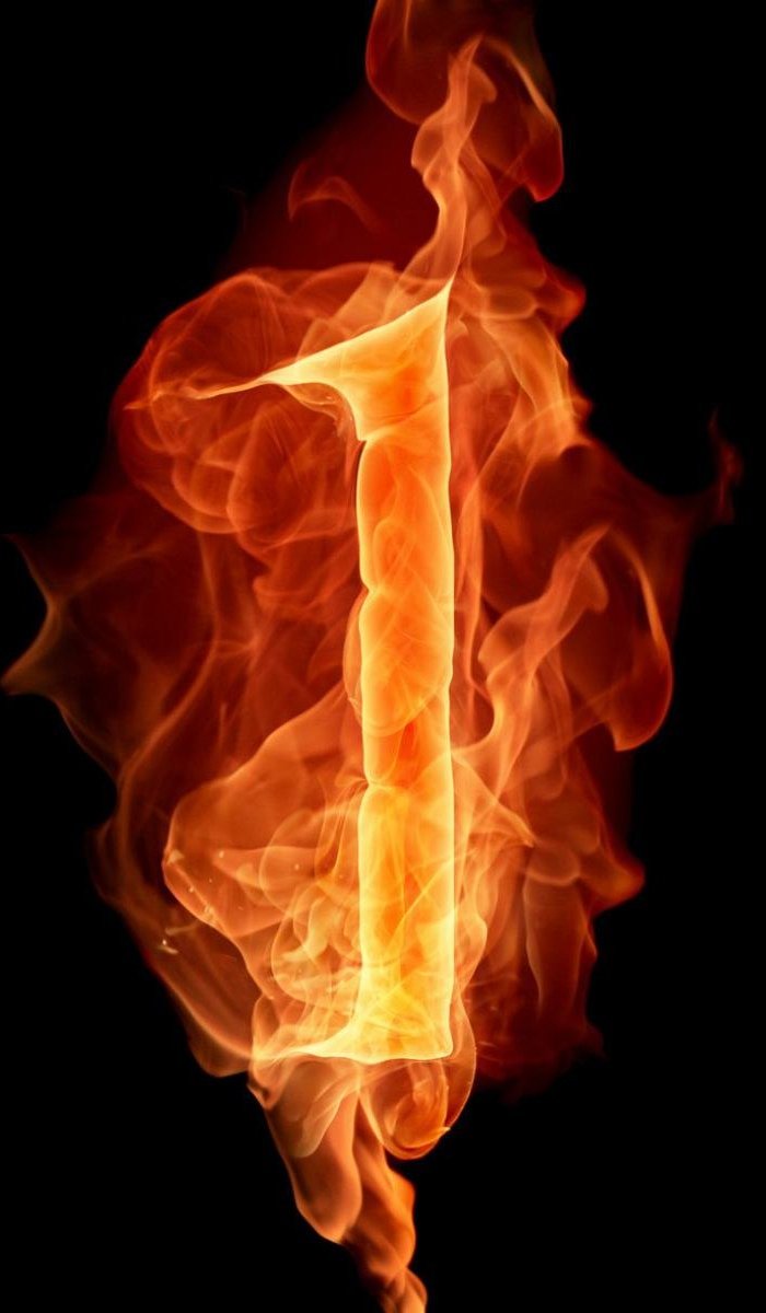 Горящие цифры в огне