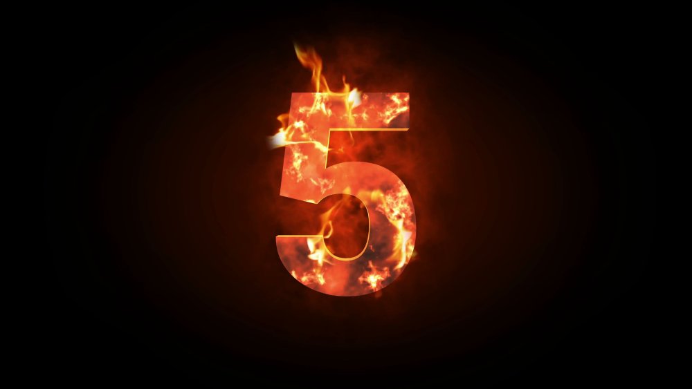 Красные символы на черном фоне