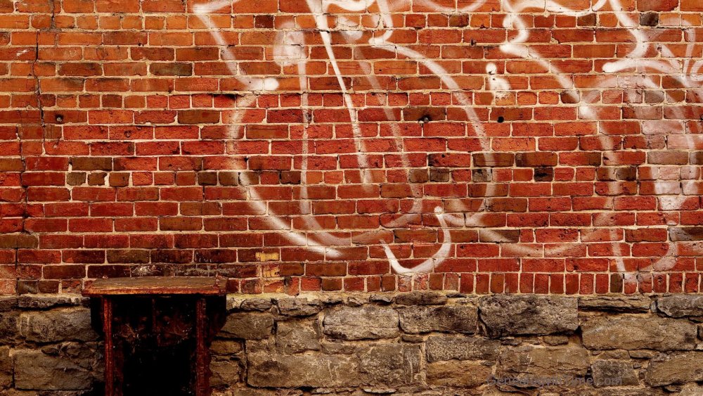 Кирпичная стена Графика