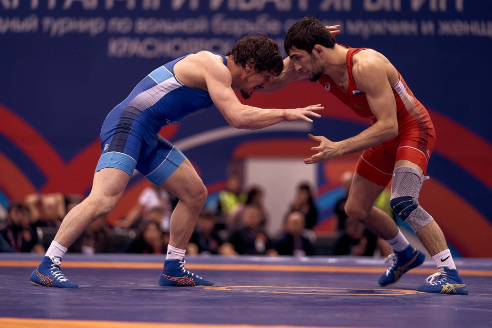 Спортсменов-борцов греко Римская борьба