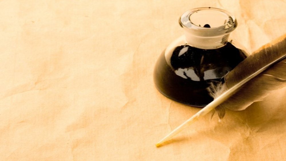 Фон перо и бумага