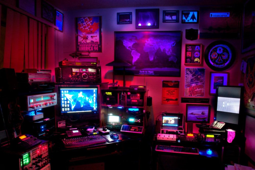 Аркадный зал 80х неон