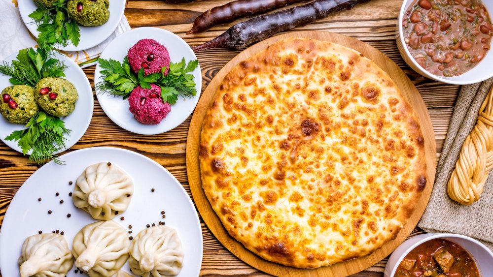 Хинкали и хачапури