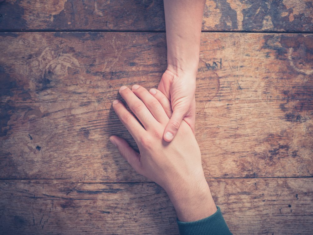 Руки влюбленных